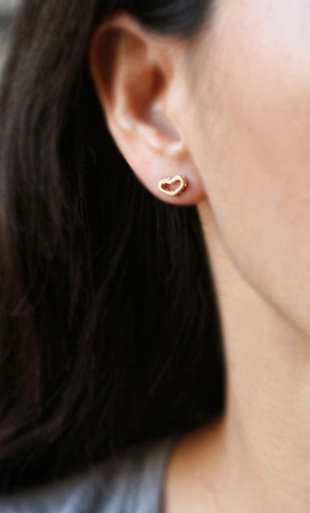 Tiny Heart Stud Earrings in Solid Gold 14K White