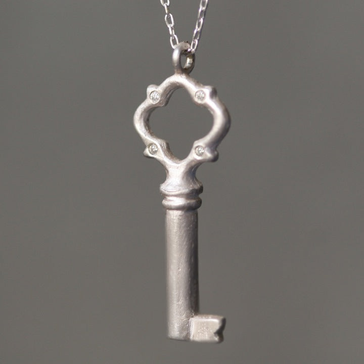 Vintage Style Victorian Antique Silver Key Necklace Silver 